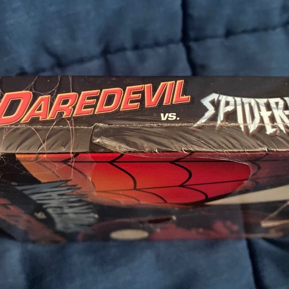 SEALED Daredevil vs Spider-Man VHS 2003 - Picture 5 of 11